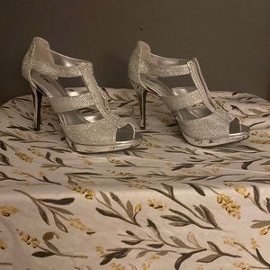 Fioni silver Layla heels. Never worn. With tags